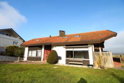 Großzügiges Einfamilienhaus mit ELW auf wunderschönem Sonnengrundstück