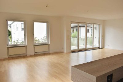 DAMBACH – 129 m² Stadtvilla-Wohnung mit offenem Wohnbereich & 2 TG-Plätzen