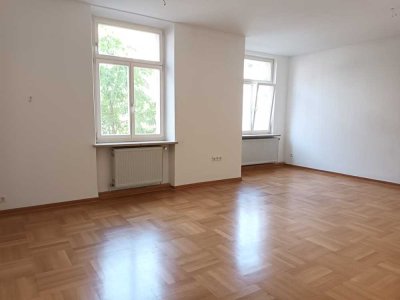 Schöne, helle 3-Zimmer-Altbau-Wohnung, 1.OG, saniert
