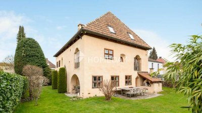 Exklusives Einfamilienhaus mit Spa, Aufzug und hochwertiger Ausstattung auf sonnigem Grundstück