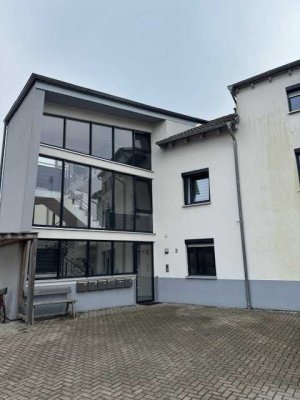 Gehobene 4-Zimmer Wohnung mit großer Terrasse in Bruchsal - Heidelsheim