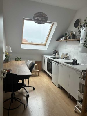 Ruhige zwei Zimmer Dachgeschoss-Wohnung in Hannover, Nordstadt