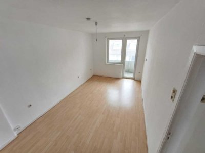Helle 3-Zimmer Wohnung im 3. OG mit Balkon in Bremerhaven-Mitte