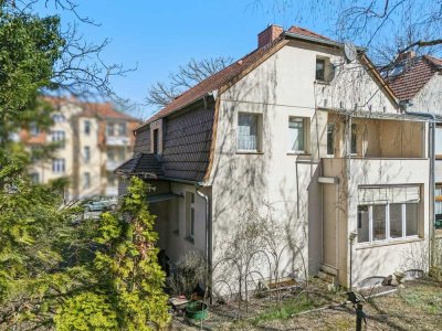 Modernisierungsbedürftiges Einfamilienhaus mit viel Potenzial in Potsdam-Babelsberg