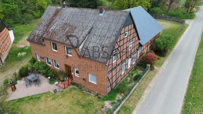 Attraktiver Resthof mit großer Scheune, Stallgebäude und Wiese im schönen Wendland