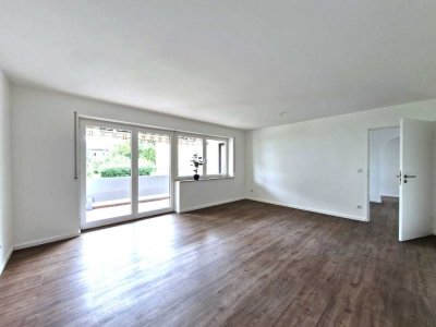 * Großzügig * Neuwertig * Komfortabel * 
Frisch sanierte 4,5-Zimmer-Wohnung mit Balkon im Hochparte