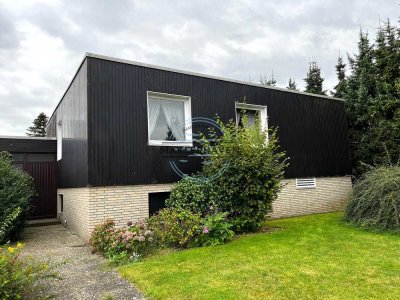 Architektenhaus mit Schwimmbad , Sauna und Garage  in Zetel zu verkaufen.