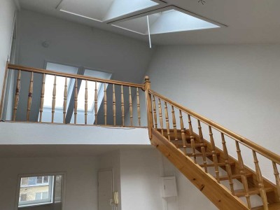 2,5-Zimmer Maisonette-Wohnung im 5. OG in Wedel