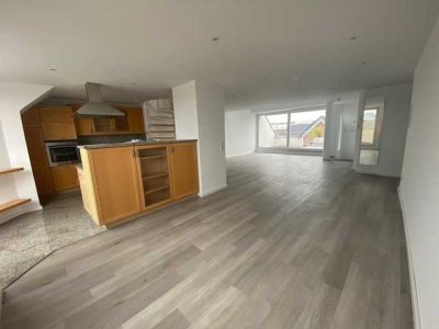 TOP IMMOBILIE Extravagante 4 Zimmerwohnung mit 4 Balkonen