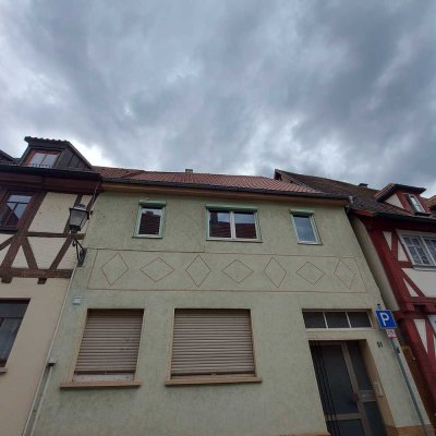 Günstiges 6-Zimmer-Mehrfamilienhaus in Triefenstein