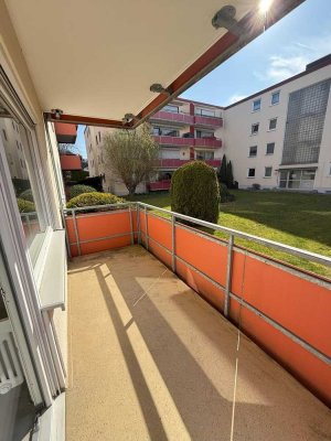 Erstbezug nach Sanierung 2-Zimmer-Wohnung mit Balkon