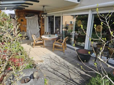 Barrierefreie Wohnung auf einer Ebene mit schönem Garten EBK und Vorratsraum