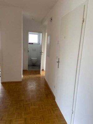 Schöne 3,5-Zimmer-Wohnung mit gehobener Innenausstattung mit Balkon in Essen-Bergerhausen