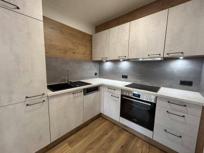 Schwaz: Traumhafte 2-Zimmer-Mietwohnung mit Balkon und Tiefgaragenstellplatz am Pirchanger