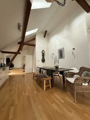 Loft, Bezug 07/25 möglich, sichtbares Gebälk und 4 Meter RH, Solar, Fußbodenheizung uvm.!