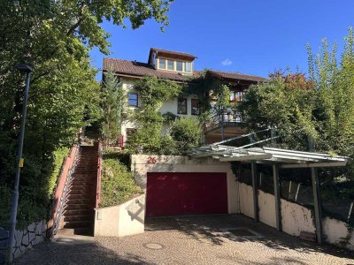 Freistehendes Einfamilienhaus in Staufen – Hanglage mit traumhaftem Blick