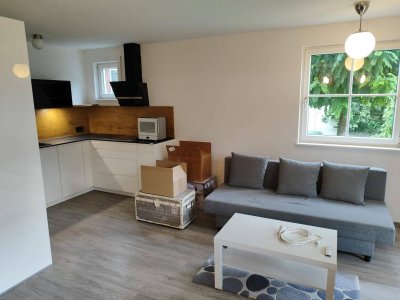 Voll renovierte Gartenwohnung mit großem Keller und 2 Stellplätzen in Wals-Siezenheim