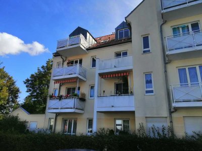 * Eigennutzung möglich * lichtdurchflutet * Tageslichtküche mit EBK * Wanne * 3 Balkone *