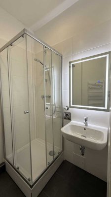 Helle 2-Zimmer-Wohnung mit schöner EBK und modernem Bad