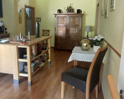 **ETW**offene Raumgestaltung, Terrasse und Stellplatz **