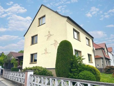 Charmantes Zweifamilienhaus mit viel Potenzial