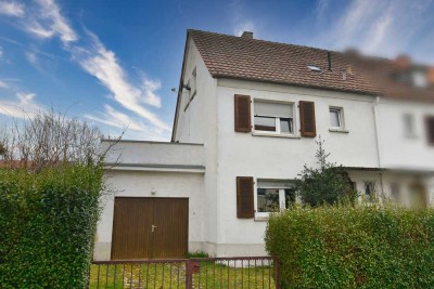 Tolles Grundstück mit REH, vollständige Sanierung notwendig, teilvermietet