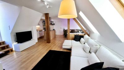 Zentrale Altstadt 2-Zimmer-DG-Wohnung mit Terrasse und Einbauküche