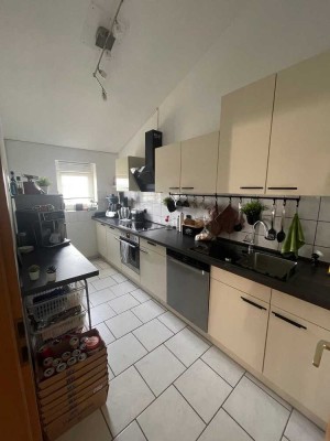 Schöne 5-Zimmer-Wohnung mit Dachterrasse und Einbauküche in Laichingen