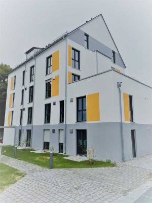 Neubau, Küche  und Balkon: exklusive 1-Zimmer-Terrassenwohnung in Augsburg