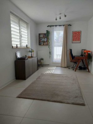 Moderne 2-Zimmer Wohnung mit Einbauküche und Terrasse in Bornheim