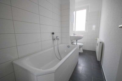 3-Raumwohnung im Süden von Halle mit Ausblick!