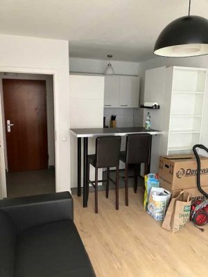 Gepflegte voll möblierte 2-Zimmer-Wohnung mit Balkon in Köln-Nippes