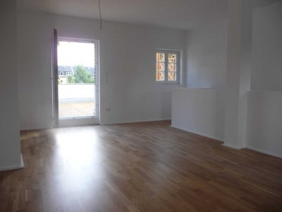 Hochwertige, renovierte Maisonette-Wohnung mit Dachterrasse in saniertem Altbau in ruhiger Lage!!!