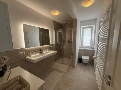 kernsanierte, großzügige 2 ZKB Wohnung