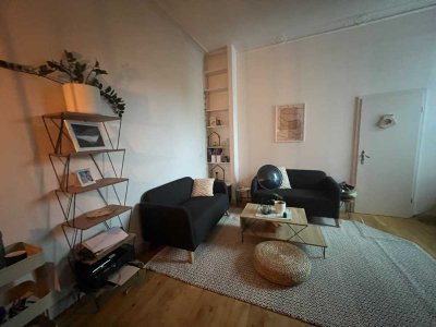 Tolles WG-Zimmer in 4er WG in einer wunderschönen, möblierten Altbauwohnung