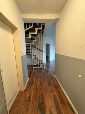 Große Maisonette-Wohnung mit 3 Balkonen!