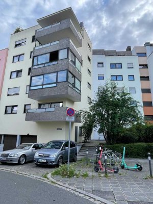 Helle 2 Zimmer-Wohnung mit Westbalkon und TG in Toplage