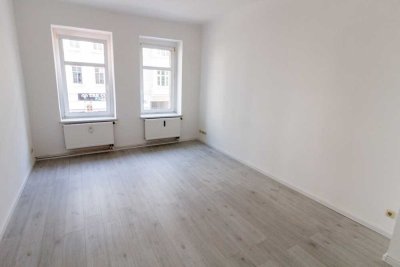 **Zentrumsnah Wohnen + komplett renoviert + fast neuwertig**