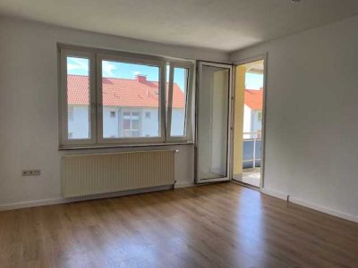 Renovierte 3-Zimmer-Wohnung mit Südloggia - bezugsfrei