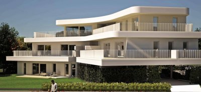 WOHNEN IN EXKLUSIVER GRÜNLAGE - 4 Zimmer EG - Wohnung in Süd- West- Lage mit großem Garten