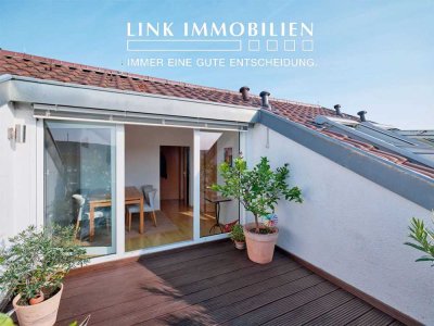 Über den Dächern der Stadt: Außergewöhnliche DG-Wohnung mit Terrasse und Aussicht