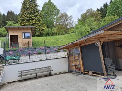 Schöne, geräumige Familienresidenz mit großem Garten und Carport!