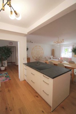 **Nähe Bahnhof  - Traumhaft schön, helle ca. 130 m² Wohnung mit Lichtinnenhof in Kolbermoor **