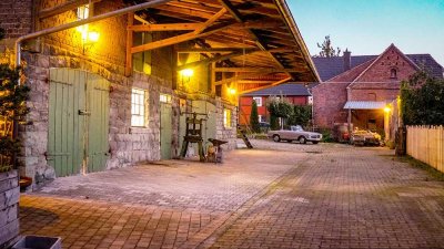 Soest-Ostönnen: Resthof bestehend aus saniertem Fachwerkhaus und  Nebengebäuden auf 1.155m² Grund