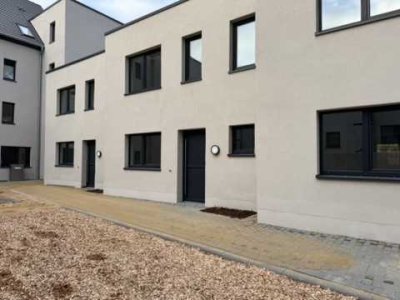 Innenhof | gemütliches Reihenhaus - 4 Zi (D2) mit eigenem Garten und Gäste-WC | ab sofort verfügbar!
