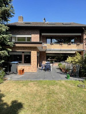 Helle Dachgeschosswohnung in ruhiger Lage