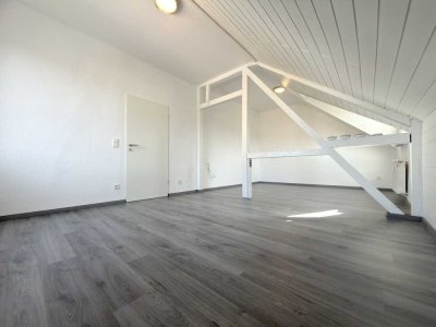 Super Lage, frisch renovierte Traum-Wohnung für Singles oder nettes Pärchen!
