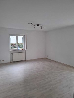 Exklusive 2-Zimmer-Erdgeschosswohnung mit Balkon in Stutensee