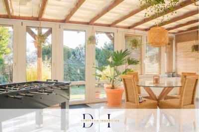 „Einfamilienhaus mit Weitblick – Gartenidylle in unverbaubarer Lage“