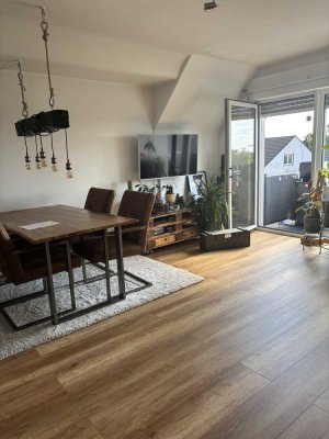 Schöne 2-Zimmer-DG-Wohnung mit Balkon in Wermelskirchen
